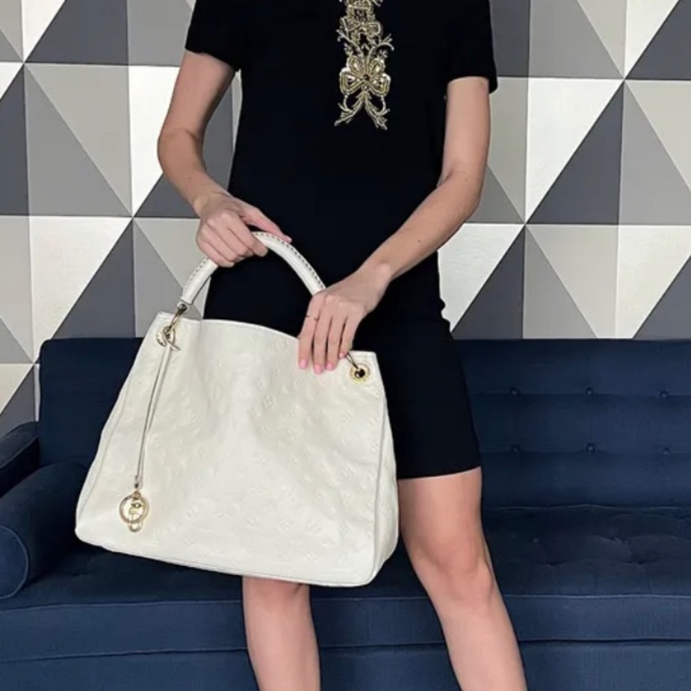 Louis Vuitton Artsy Mm hend tote bag monogram empreinte CA0141